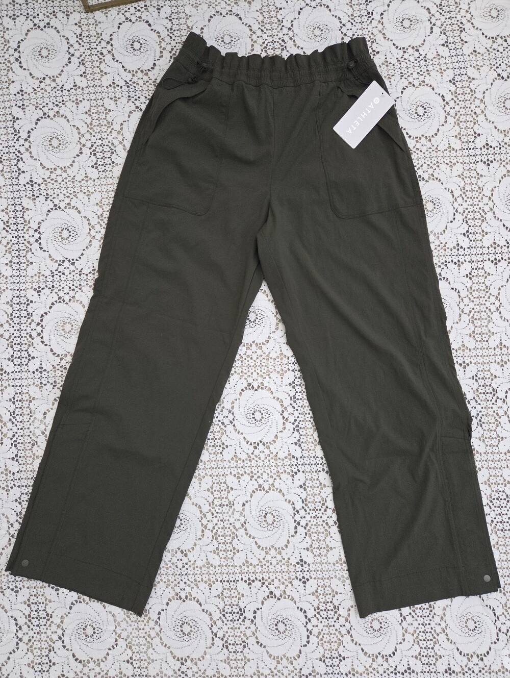 Athleta Trekkie High Rise Parachute Pant in Aspen Olive- Size 16 - Picture 4 of 6